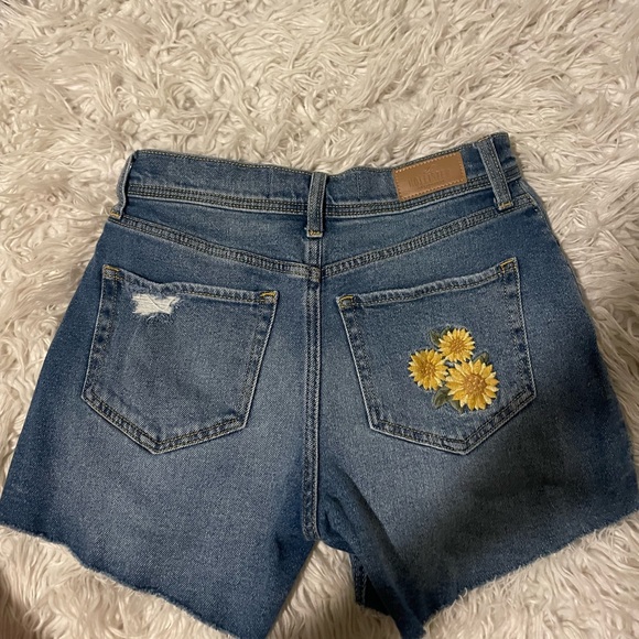 Hollister high rise shorts - Picture 2 of 3
